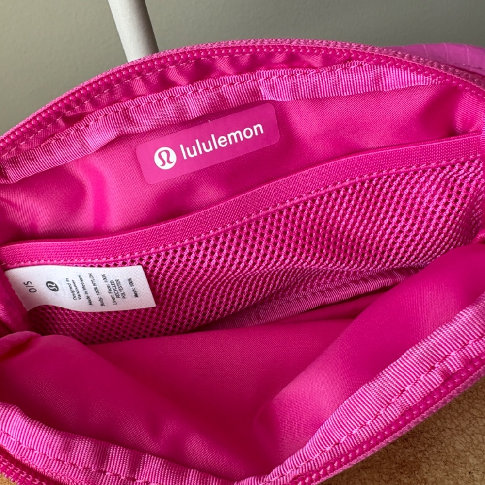 Lululemon Mini Belt Bag - Picture 7 of 8